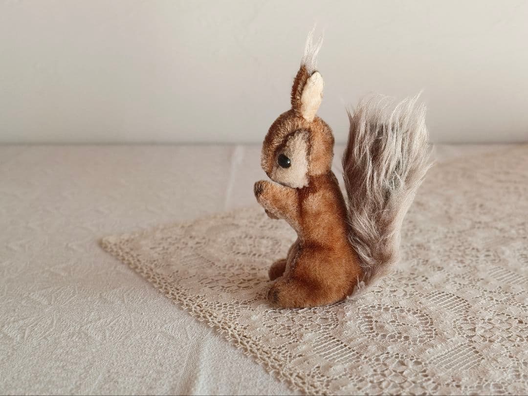 * vintage squirrel ♡ 可愛い おねだりリスさん