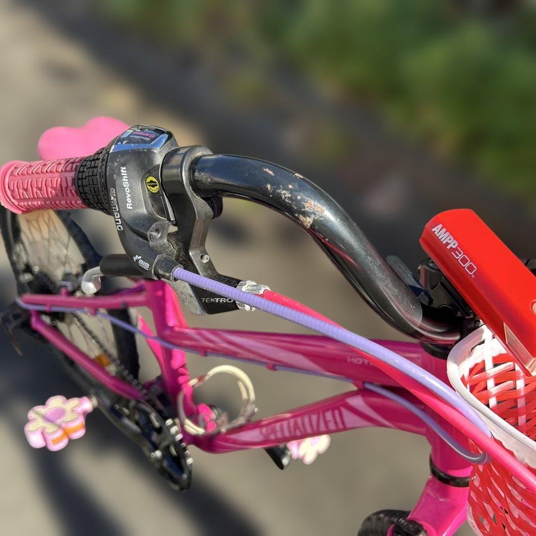 Specialized Hotrock キッズ自転車 ピンク　20インチ屋内保管