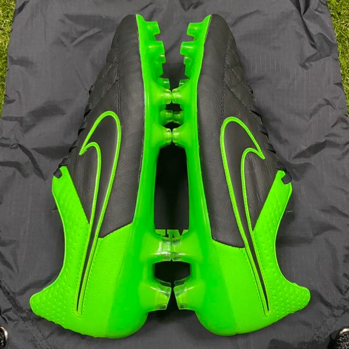 サッカースパイク ナイキ ティエンポ レジェンド Ⅴ FG