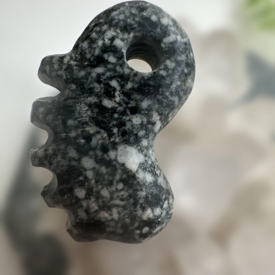 遠野の石　高波動霊石　龍神石　感謝の石　奇跡石　タテガミ勾玉　一ノ型