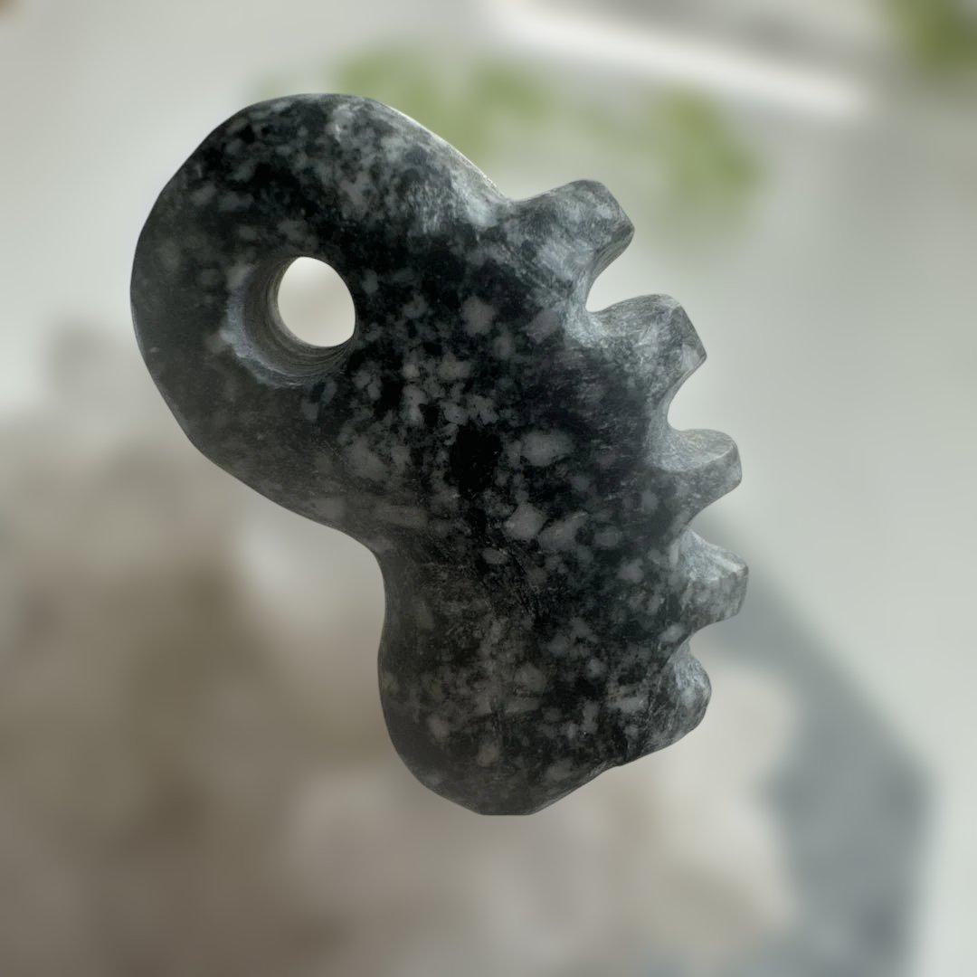 遠野の石　高波動霊石　龍神石　感謝の石　奇跡石　タテガミ勾玉　一ノ型