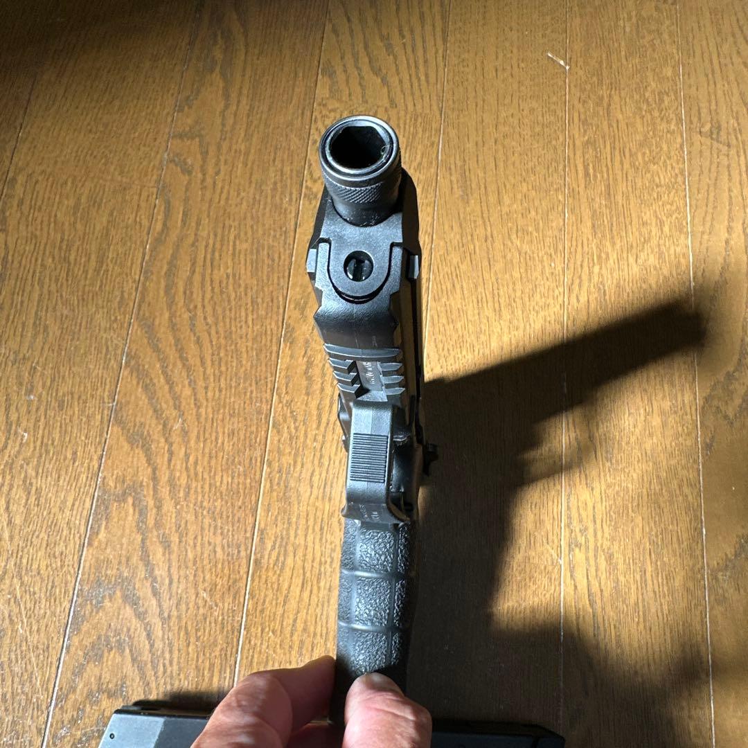 ガスガン ブラック レール付き マガジン2個