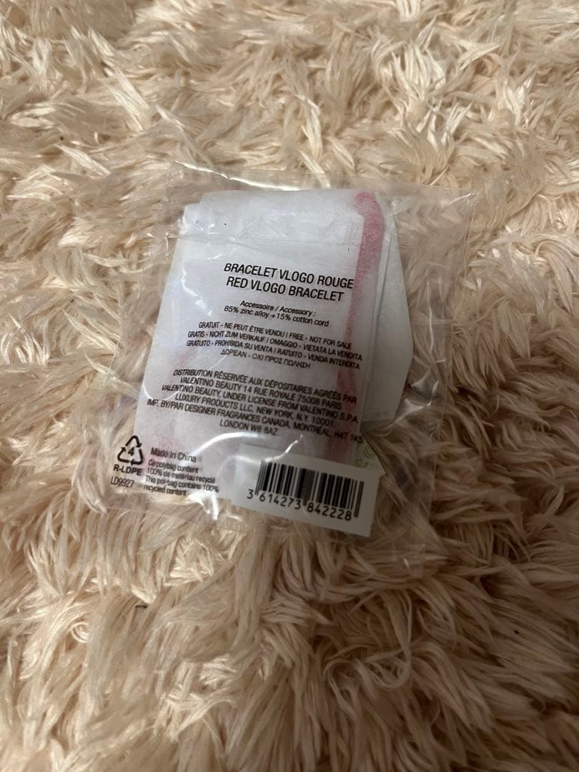 GO クラッチ ＆ ミニロッソ　チェーン　パウダー　リップ付き　ブレスレット付き