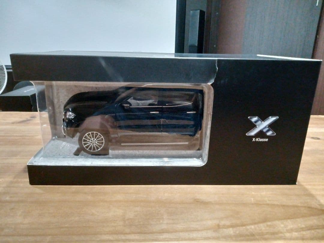 1/18 メルセデスベンツ　Xクラス　ピックアップトラック　ブラック　ミニカー