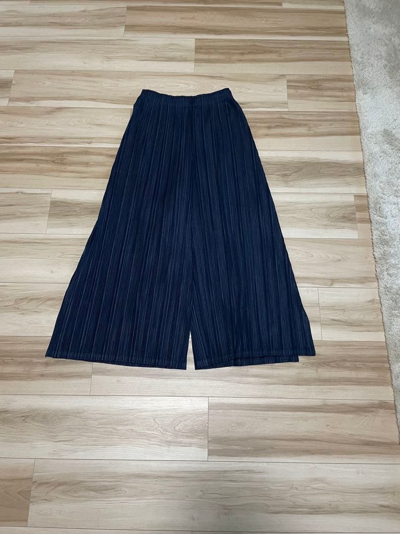 10/7まで値下げ中　MELLOW PLEATS パンツ　定価59,400円