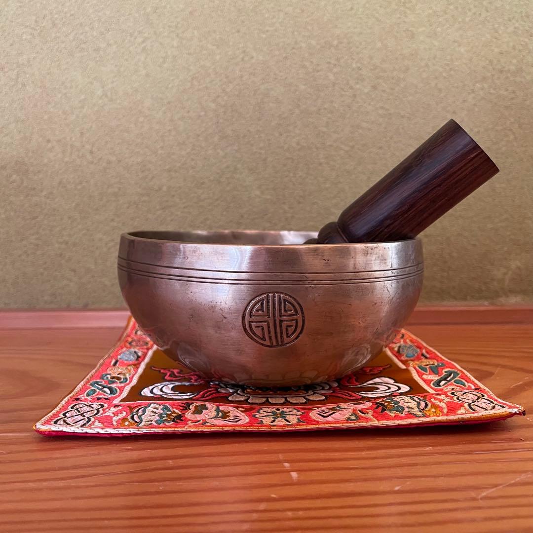 フルムーン製作 チベタンシンギングボウル｜オム・マニ・ペメ・フム