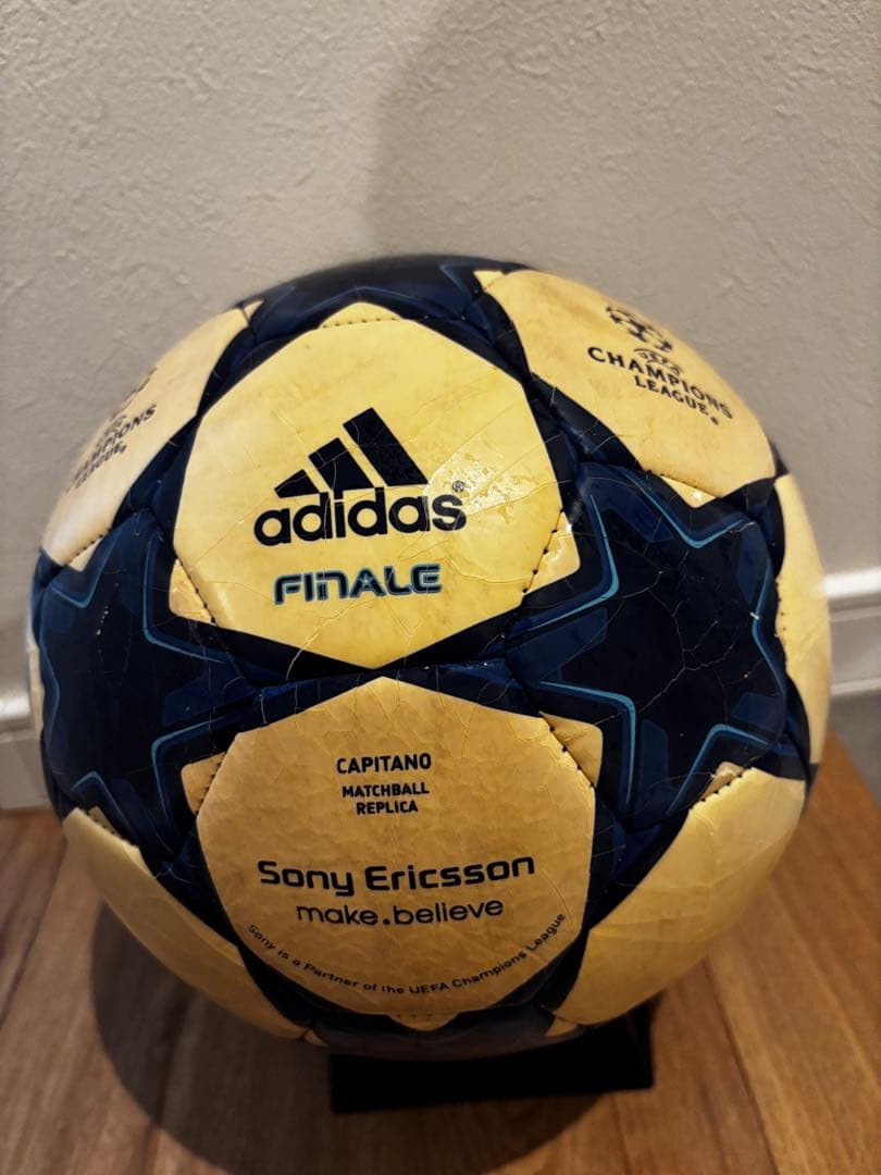 adidas Finale Capitan サッカーボール5号ボールスタンド付
