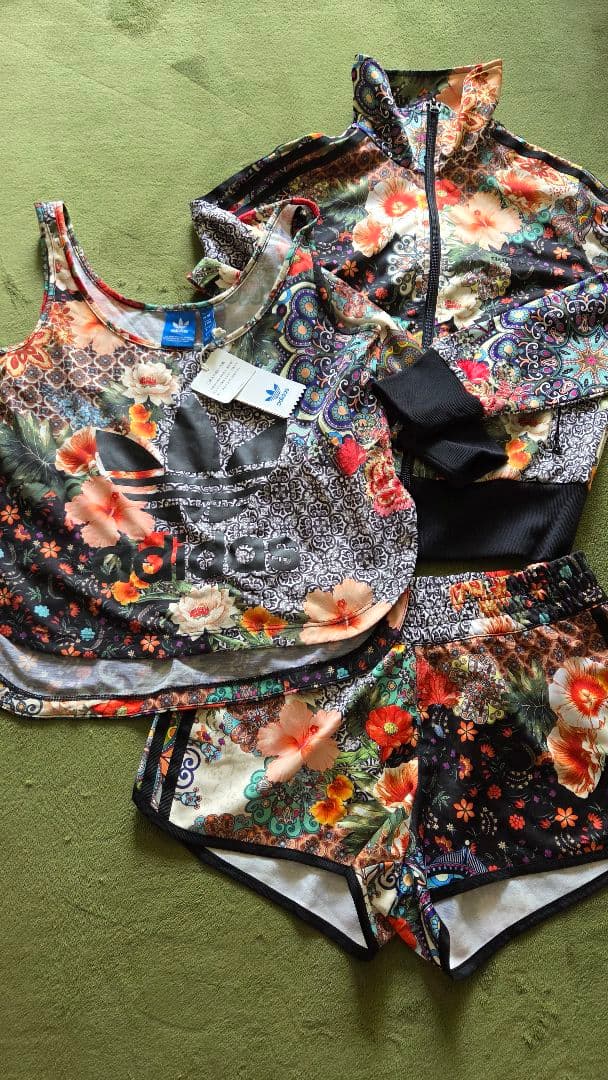 アディダスセットアップ(タンクトップ+パンツ+ジャージ)3点セット