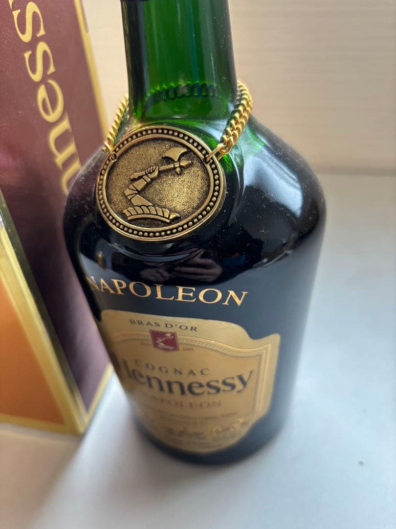 Hennessy Napoleon コニャック　700ml