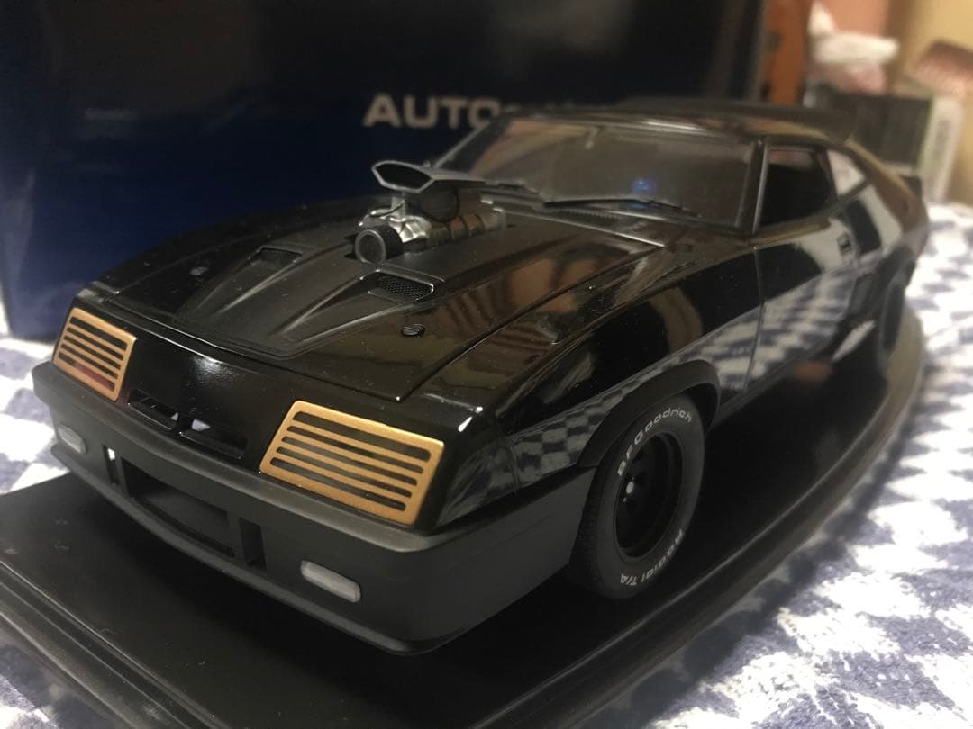 AUTOart 1:18 MADMAX インターセプター