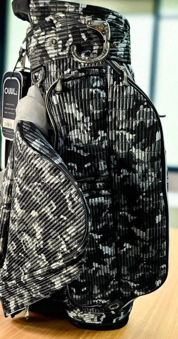 素人ゴルファー送料無料/超お　展示品未使用　OUUL 迷彩柄 ゴルフバッグ