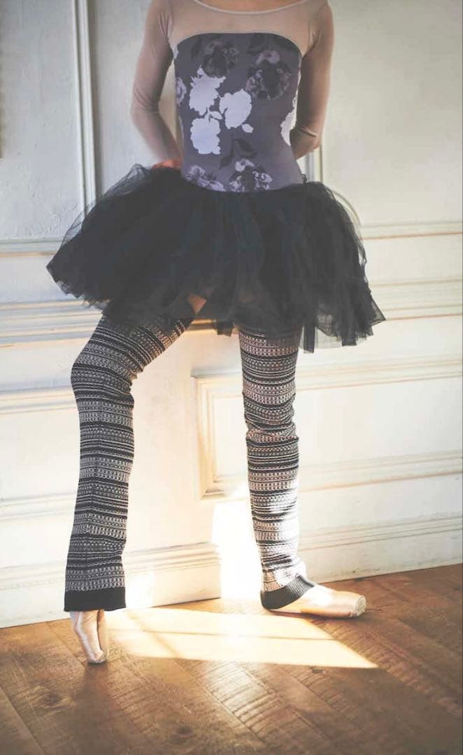 stina レッグウォーマー　ブラック×ピンク