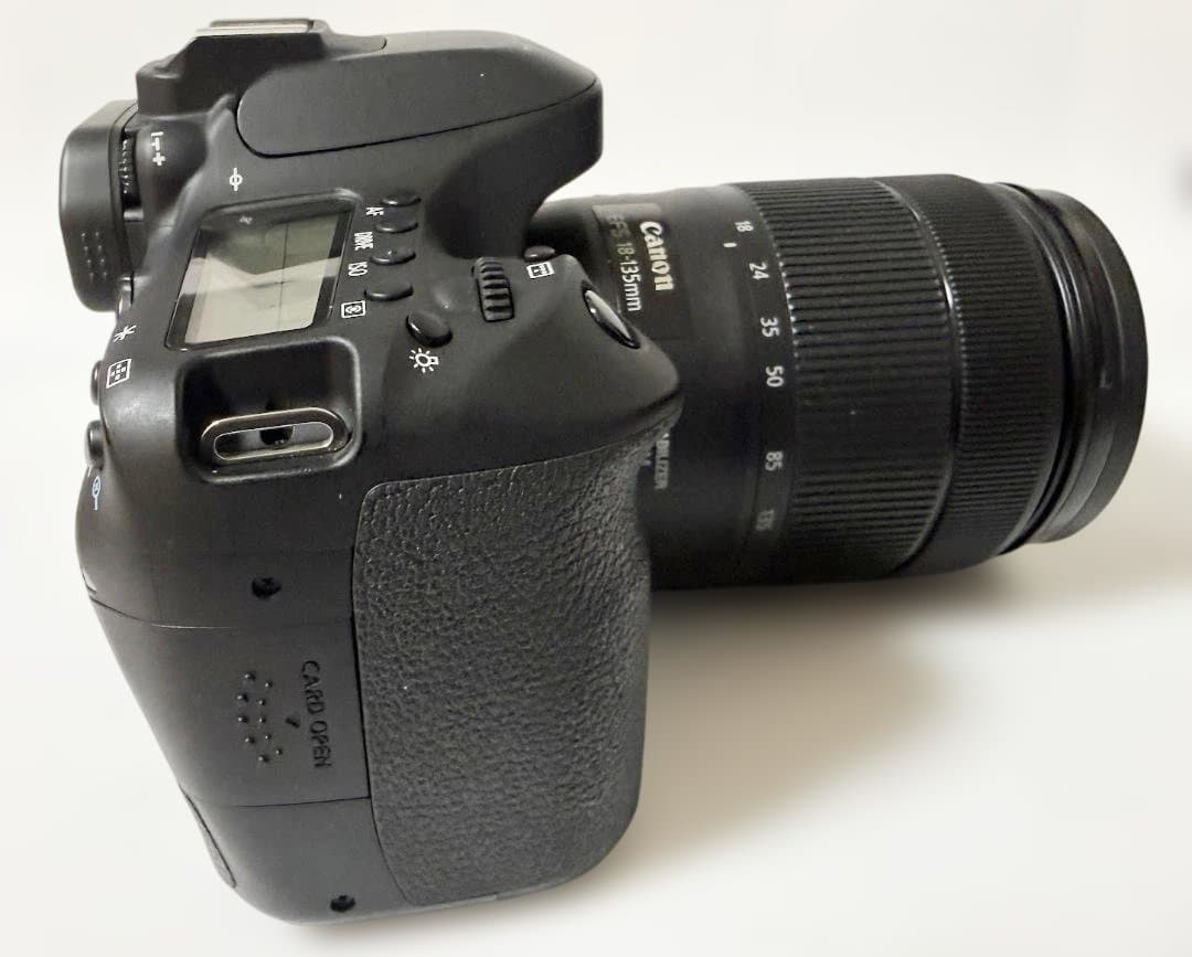 ★美品、ショット数少★Canon EOS 80D EF-S 18-135mm,