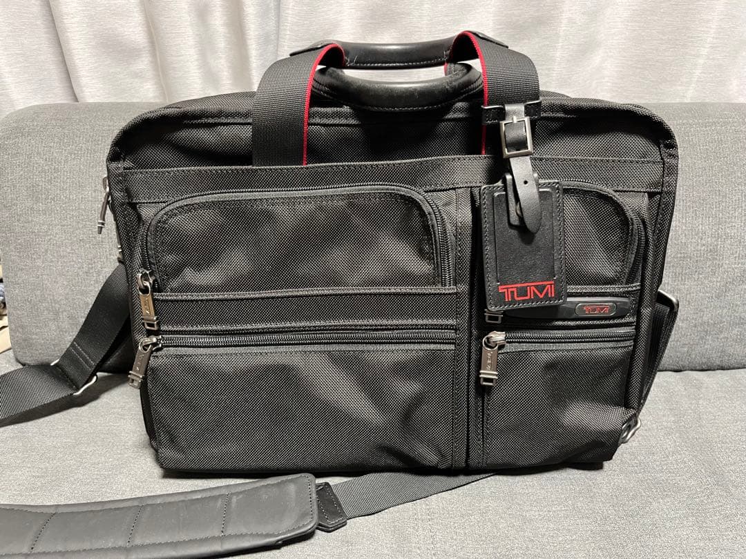 TUMI ブラック ビジネスバッグ　美品