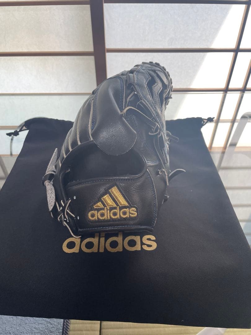 adidas 黒 レザーグローブ 硬式用