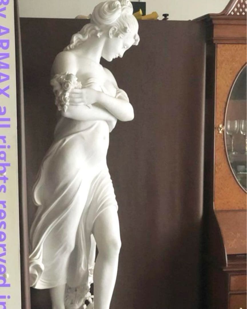 C様へ感謝お嫁入り‼️イタリア現代作家大理石一刀彫り「ヴィーナス　女神像」台座付