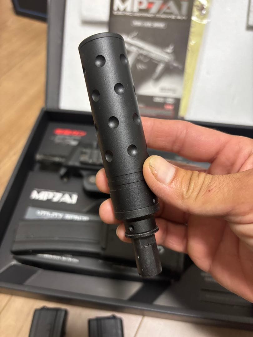 MP7A1 電動ガン マガジン4本付き サプレッサー付