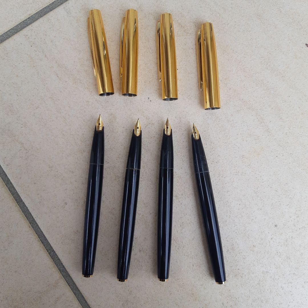 万年筆 4本セット 黒と金 ペン先 K14刻印あり