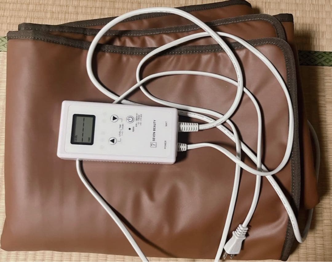デジタル式のコントローラーで簡単に温度・時間調節ができるタイマー付きヒートマット