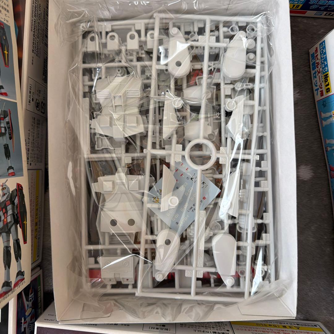 新品未組立　旧キット　ガンダム プラモデル　13点SET