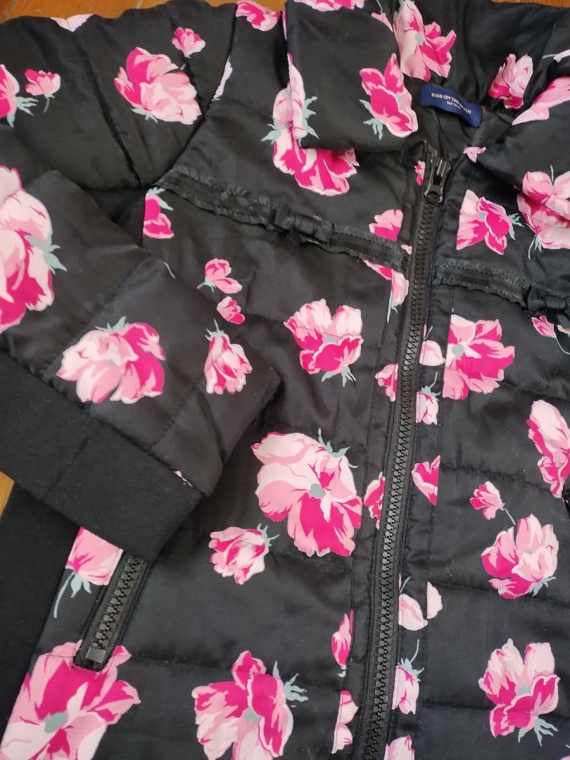 KISS ON THE GREEN 花柄フリルゴルフウエア２上下セット未使用