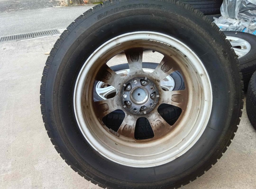 スタッドレスタイヤ　BS BLIZZAK VRX2　215/60R/16　４本