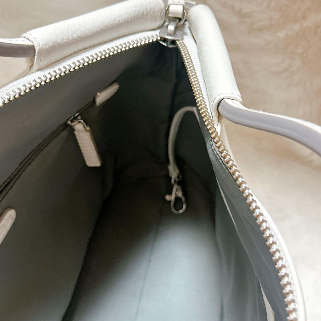 美品 eccoホワイトレザー ハンドバッグ ダブルハンドル