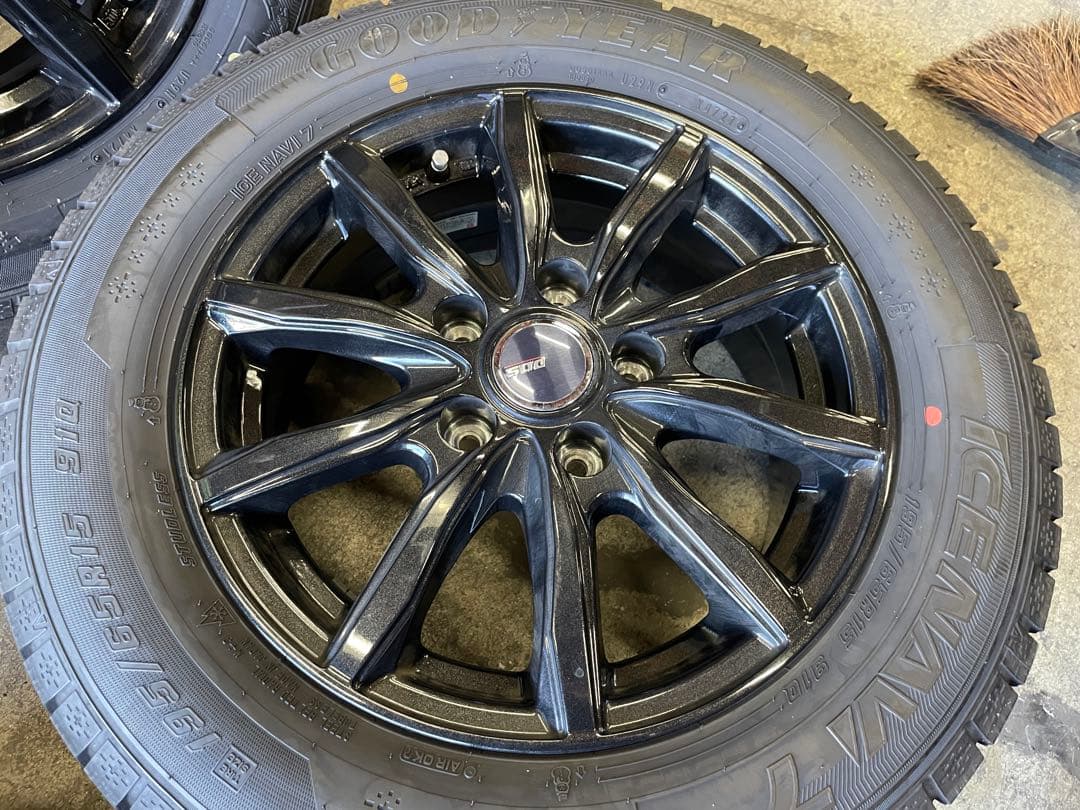 25、26、27セレナ用　バリ山　195/65Ｒ15　スタッドレス