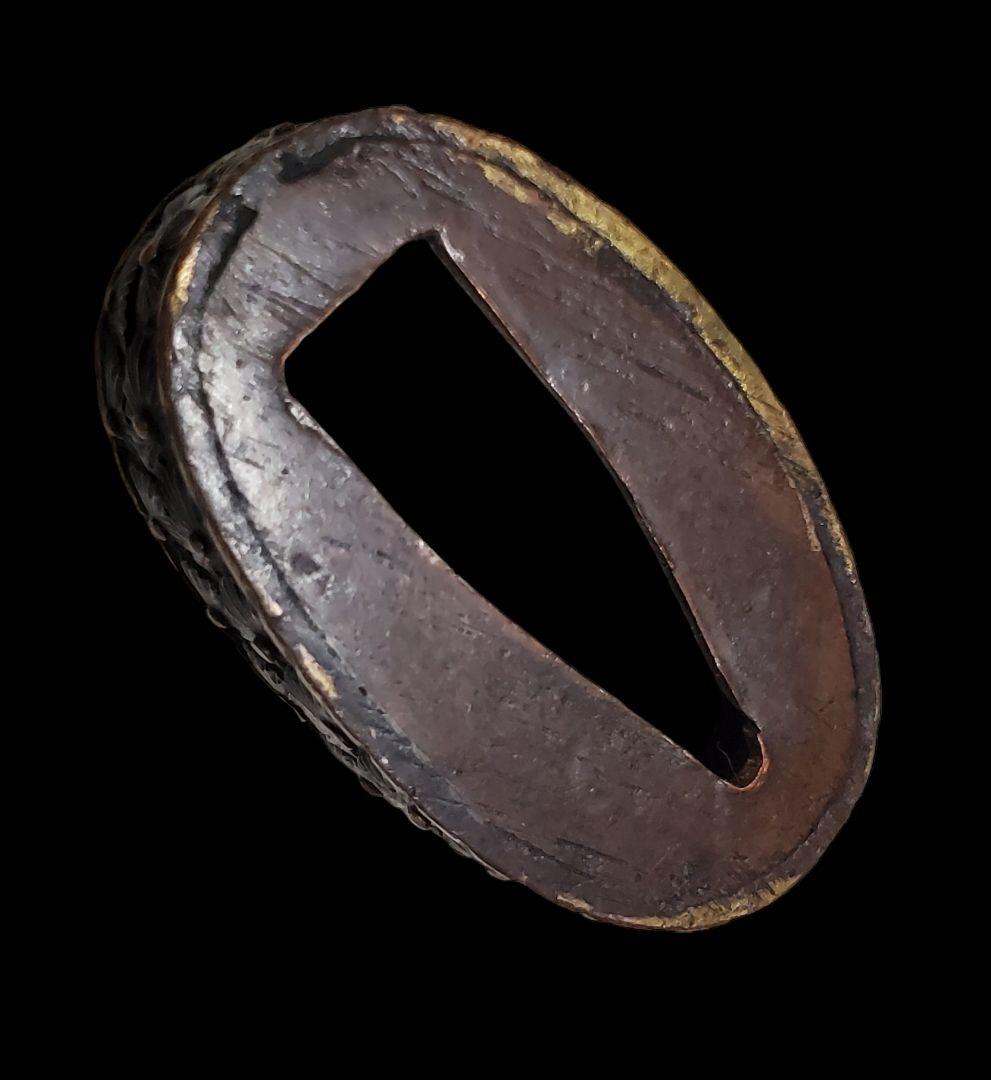 素晴らしい仕事の　縁金具　押合い菊の図　江戸時代