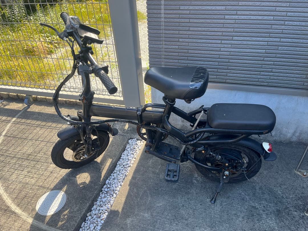 ブラック電動アシスト自転車 折りたたみ式