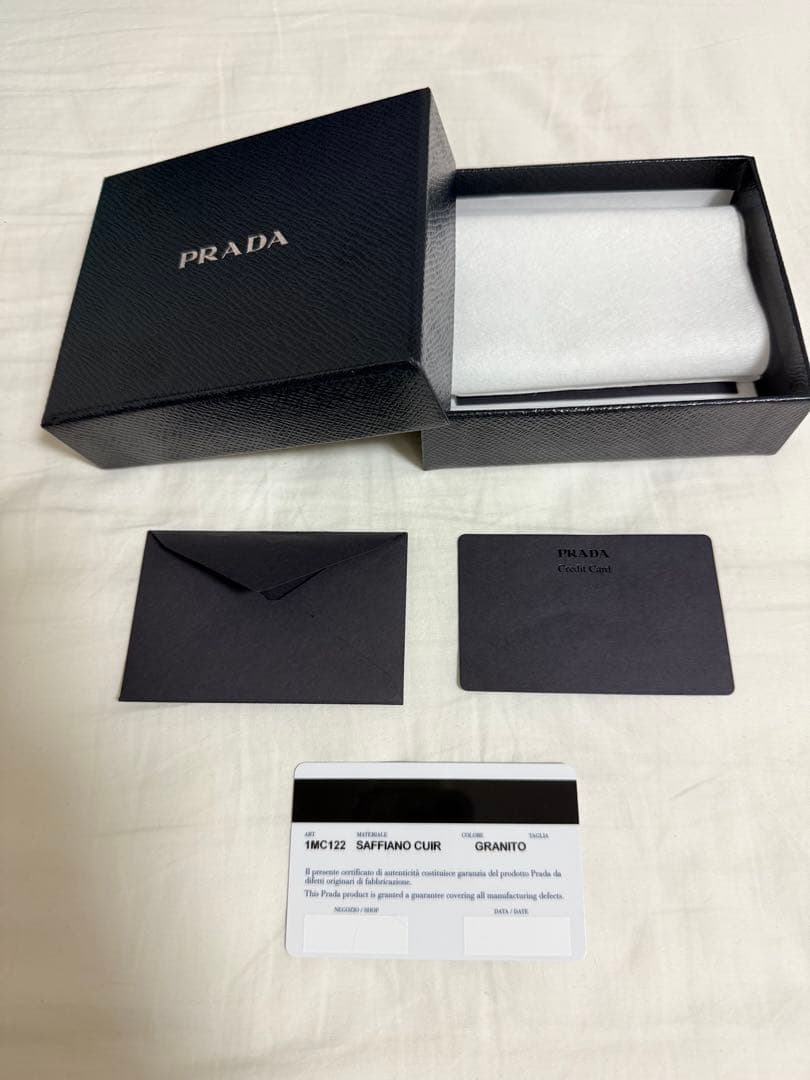 PRADA プラダ　サフィアーノ　名刺入れ