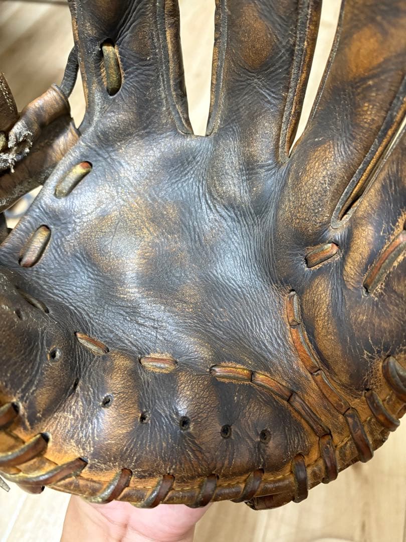 ドナイヤ硬式グラブ