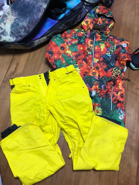 スノボー　板　ブーツ　ウェア　冬　ウィンタースポーツ　バートン