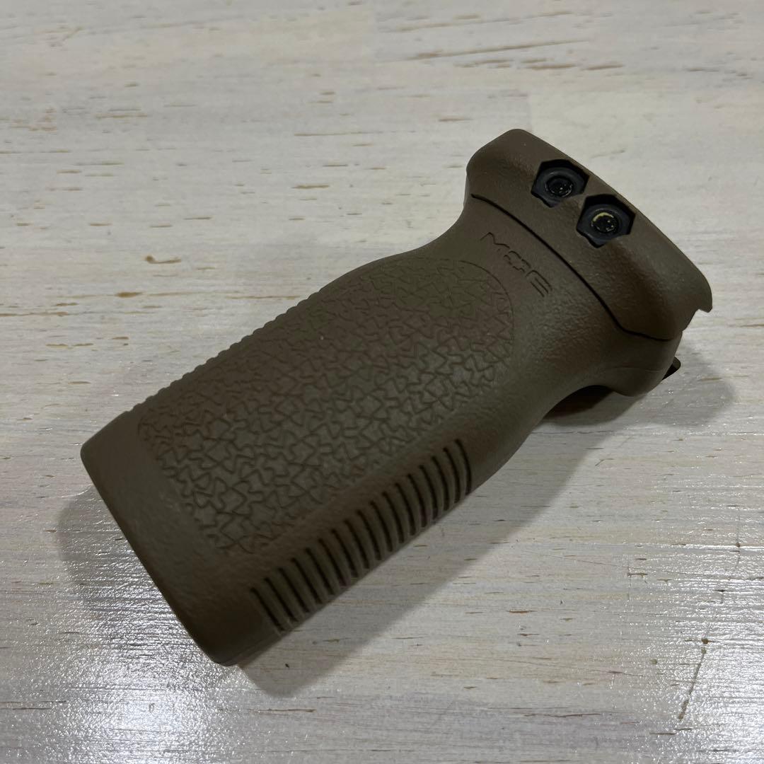 実物　MAGPUL マグプル　サイト　グリップ　FDE M4などに