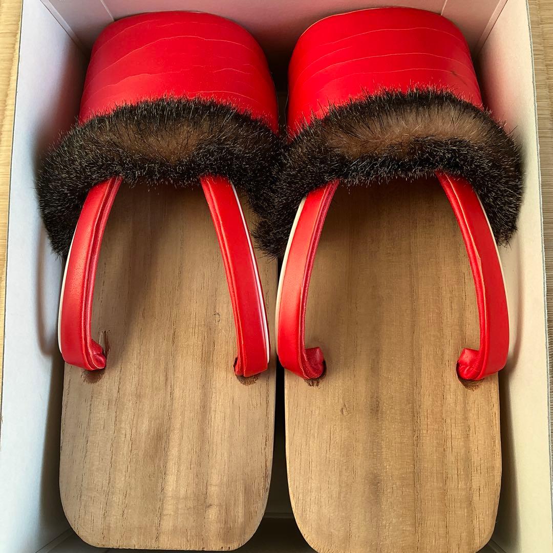 雪下駄　わらぐつの中の神様