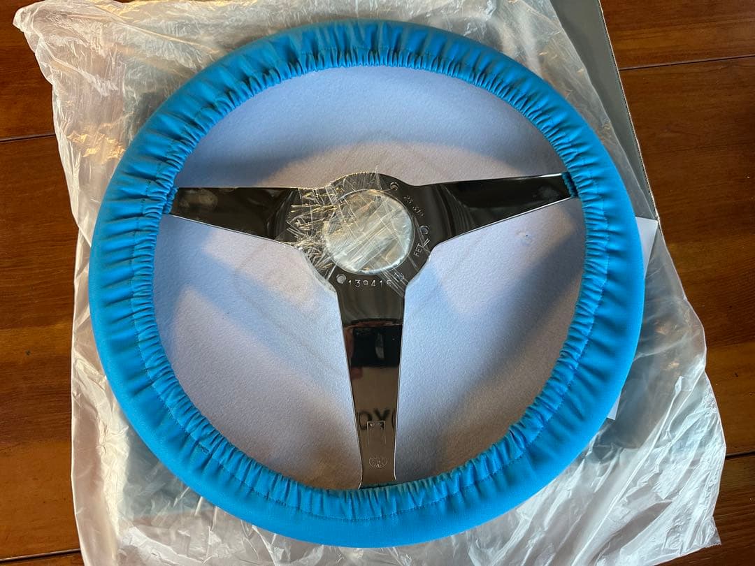 ナルディ　ウッドステアリング アニバーサリーモデル 380mm ランクル未使用品