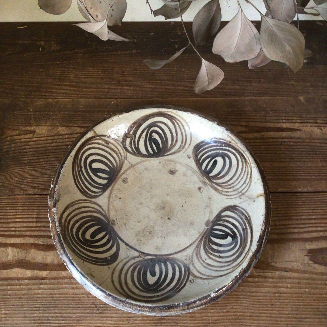 No4146 瀬戸焼き　鉄釉　馬の目皿　直径27.5cm 古瀬戸　石皿　送料無料