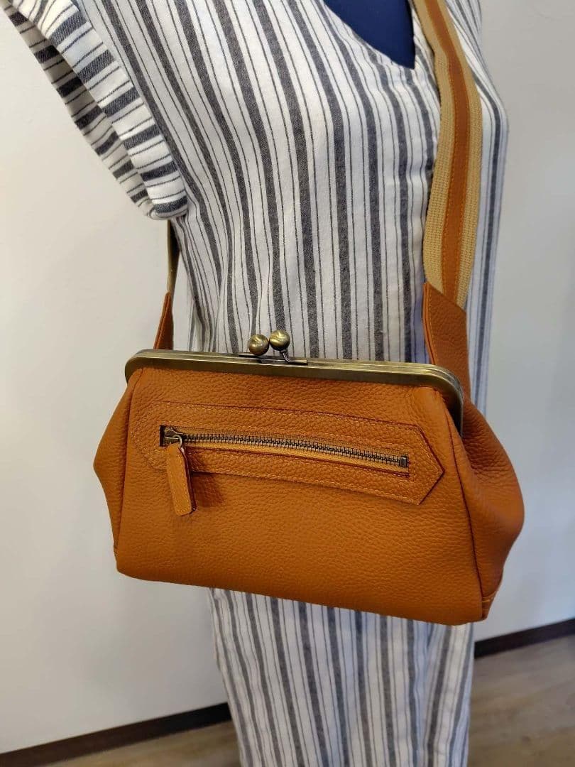 か*☆様 牛革がま口ボディーバッグ　ハンドメイド高級牛革仕様