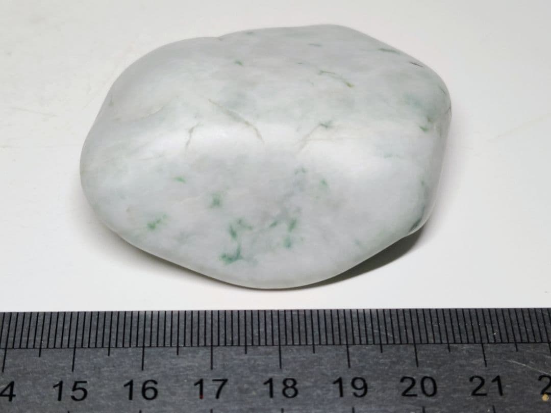 糸魚川158 翡翠 121g ヒスイ 原石 鑑賞石 自然石 誕生石 鉱物 鉱石