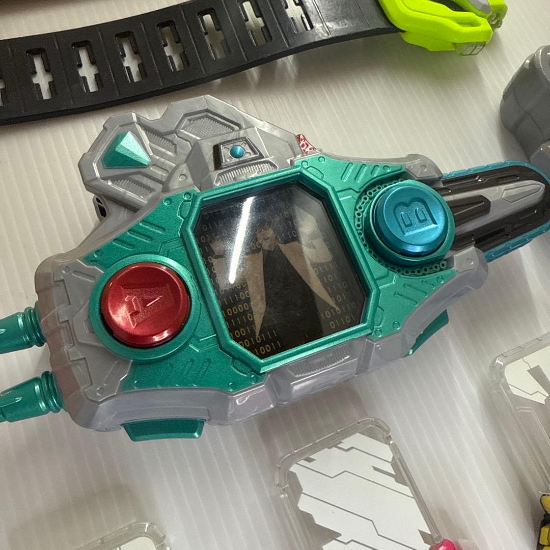 仮面ライダーエグゼイド　DXゲーマドライバー　& ガシャット　セット　♫