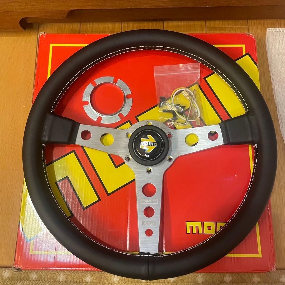 【ベイビー】momo ステアリング 箱付き 送料込み