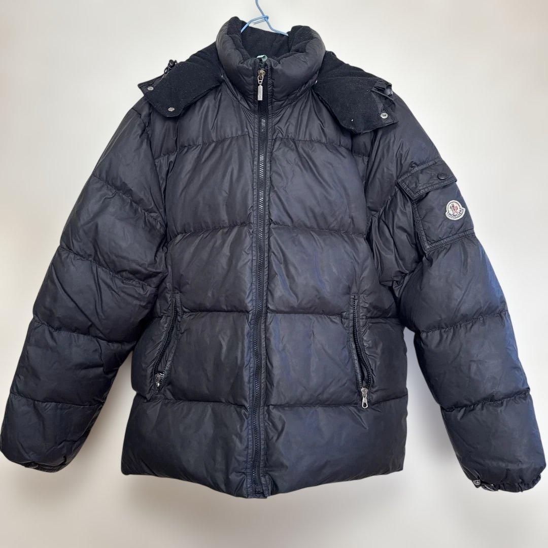 MONCLER　　メンズダウンコート　ジャケット
