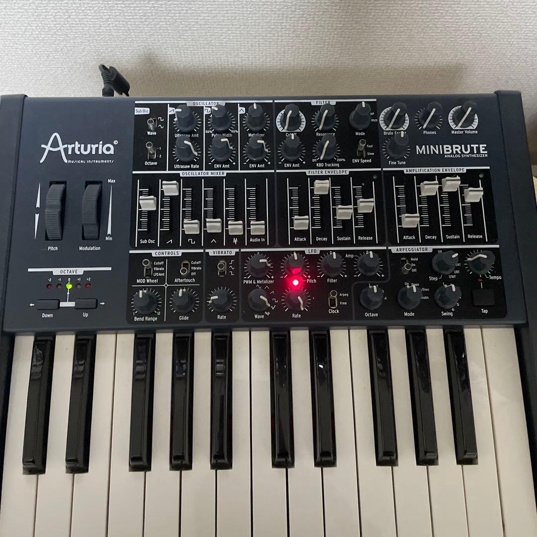 Arturia MINIBRUTE アナログシンセサイザー