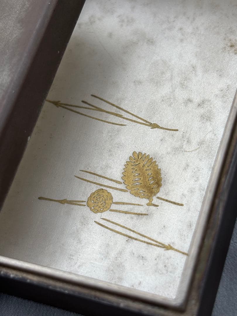 【吉祥鶴~金蒔絵小函】神韻縹渺の香合・古美術品・木調漆器・伽羅・香木沈香・茶道具