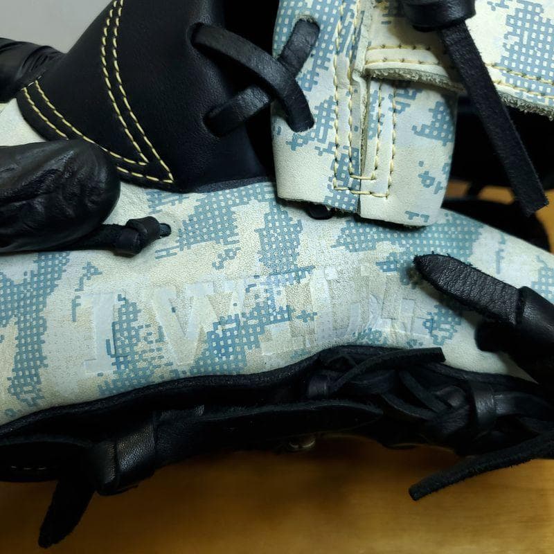 アンダーアーマー WHITE CAMO 限定モデル カモ柄 内野用 軟式グローブ