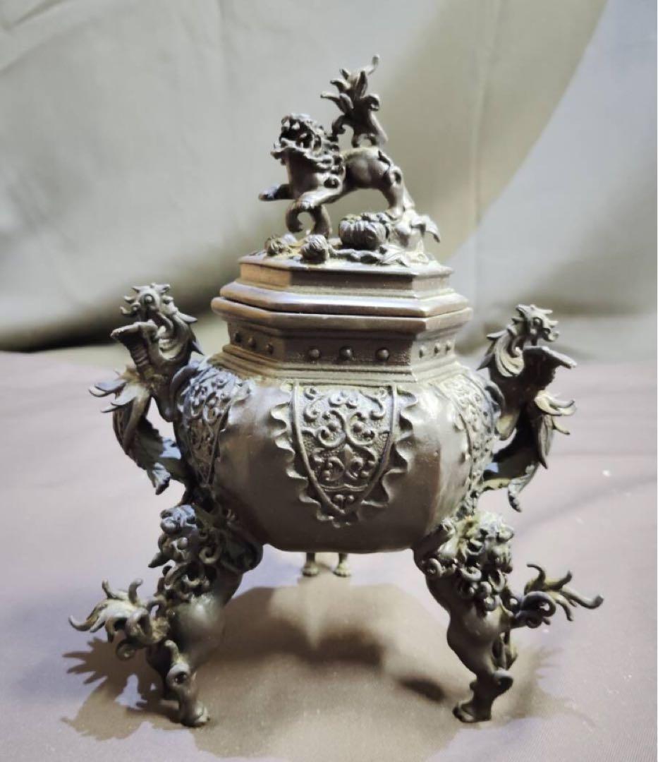 古銅　古い香炉　元成作　獅子飾り付蓋　鳳凰耳飾　獅子三足　彫金　六角形の香炉　銘