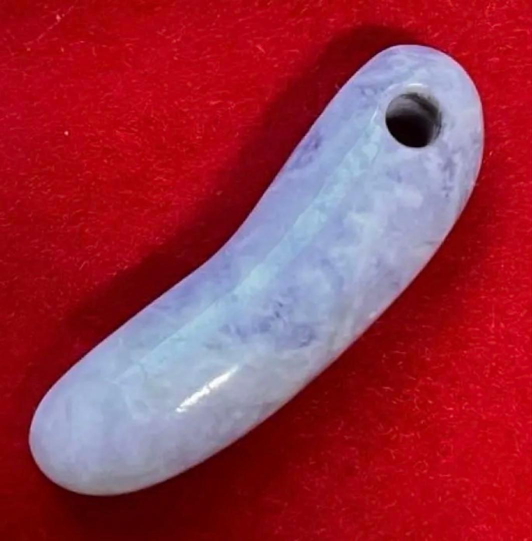 糸魚川翡翠　勾玉　金山谷産　陽春作