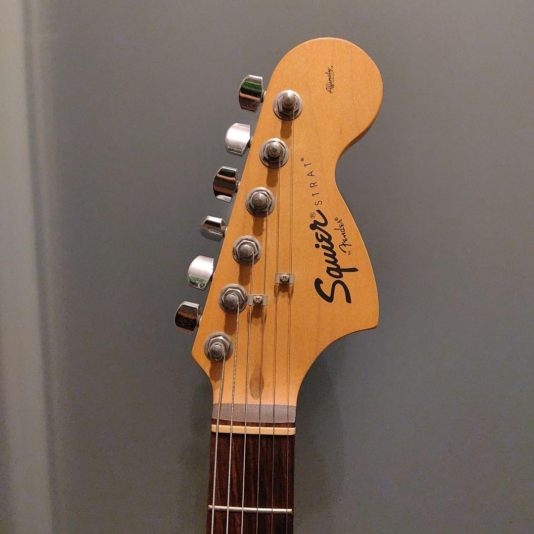 Squier Stratocaster レッド