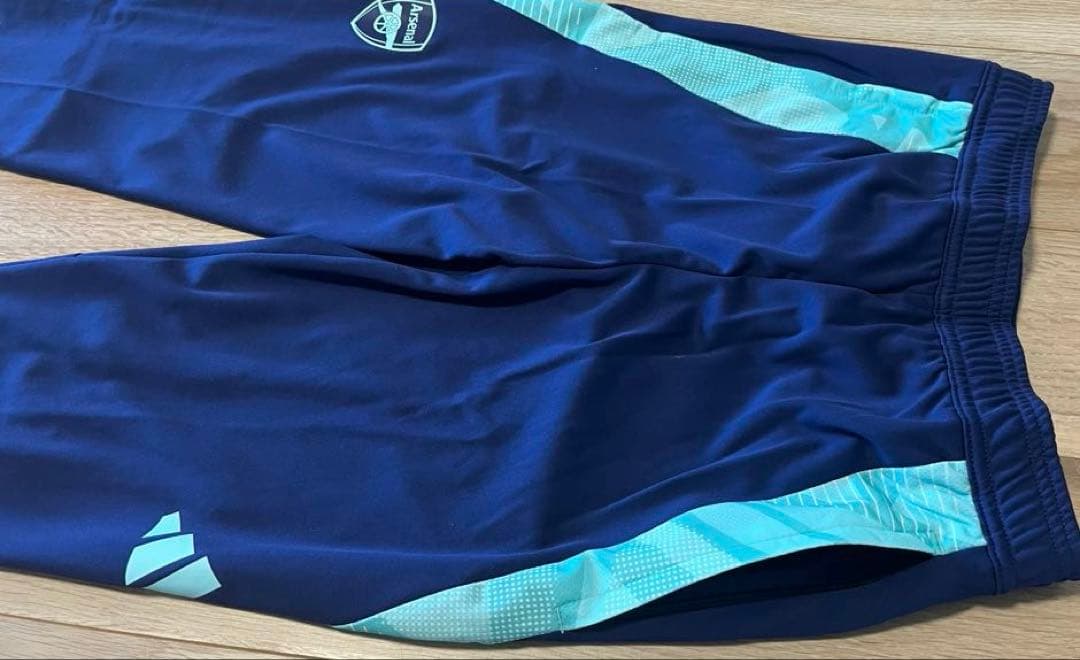 アディダス　アーセナル　トレーニングトップ、パンツ　セット　Mサイズ　新品