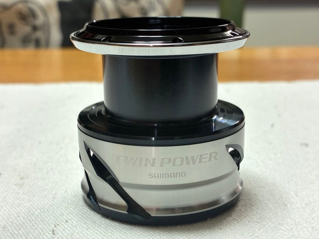 【未使用品】シマノ リール 21ツインパワーSW 4000XG【純正スプール】